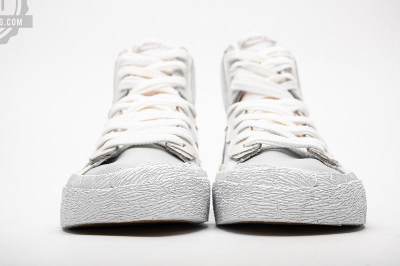 BV0072-100 Sacai x Nike Blazer Mid White Grey - Image 3