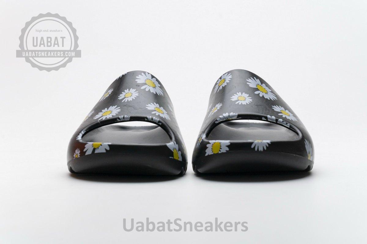 FB6348-16 adidas Yeezy Slide - Image 4