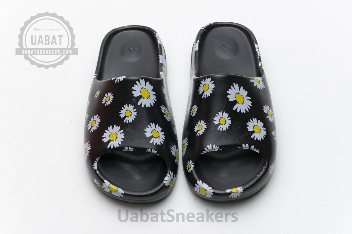 FB6348-16 adidas Yeezy Slide - Image 5