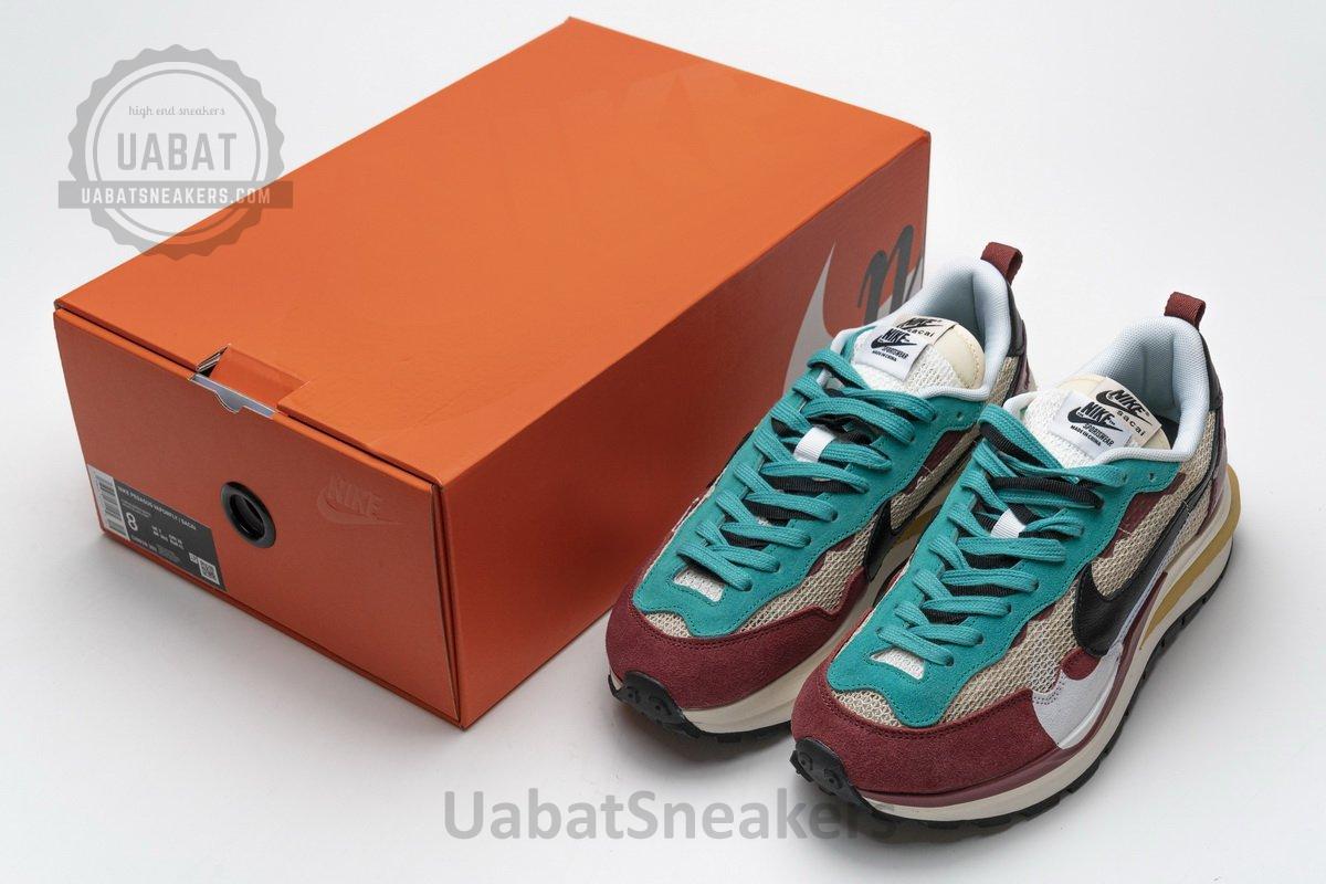 CI9928-301 Sacai x Nike Pegasua Vaporfly Villain Red Yellow Green - Image 3