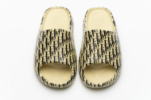 FW6344-5 adidas Yeezy Slide - Image 5