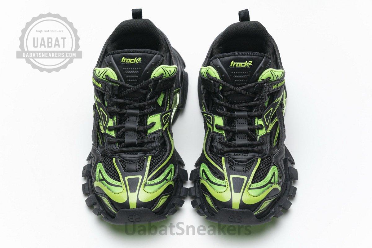 568615 W2GN1 1012 Blenciaga Track 2 Sneaker Black Green - Image 4