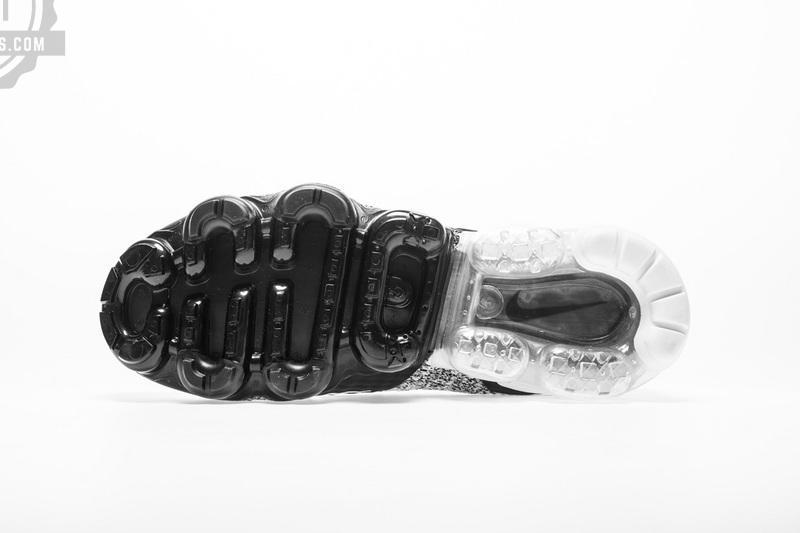 Nike VaporMax 2018 “Black White” 942842-016 - Image 3