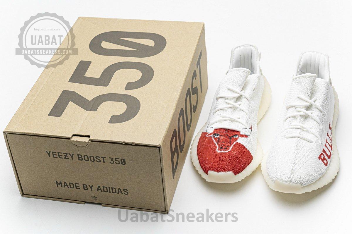 Chicago Bulls x Yeezy Boost 350 V2 - Image 3