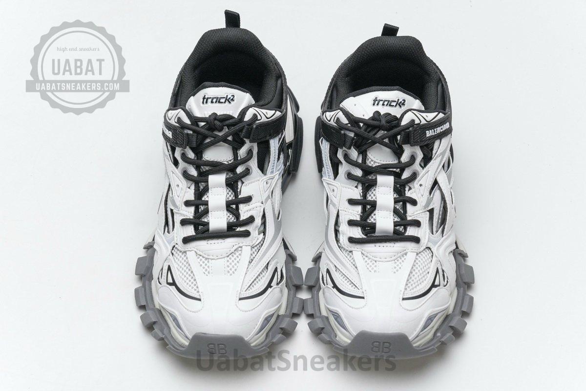 570391 W2GN3 1090 Blenciaga Track 2 Sneaker Black White - Image 4