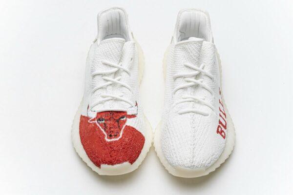 Chicago Bulls x Yeezy Boost 350 V2 - Image 4