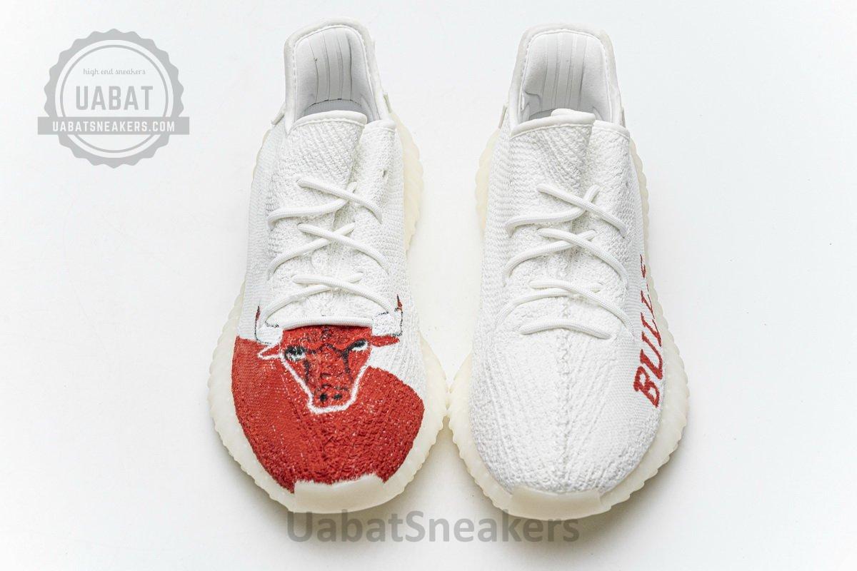 Chicago Bulls x Yeezy Boost 350 V2 - Image 4