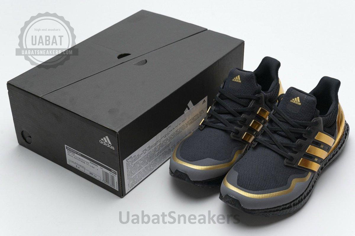 EG8102 adidas Ultra Boost Black Gold - Image 3