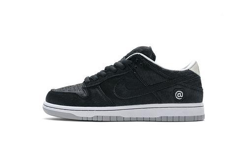 CZ5127-001 Medicom x Nike SB Dunk Low“BE@RBRICK”