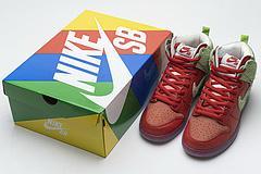 CW7093-600 Nike SB Dunk High "Strawberry Cough" - Image 3