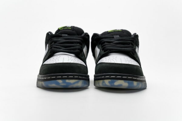 SB DUNK LOW PRO OG QS "Panda Pigeon" - Image 5