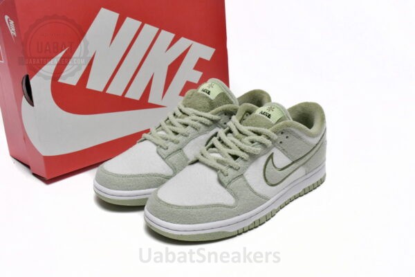 HUF x Nike SB Dunk Low ’Fleece‘’ - Image 6