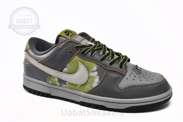HUF x Nike Dunk Low SB Friends and Family - Image 6